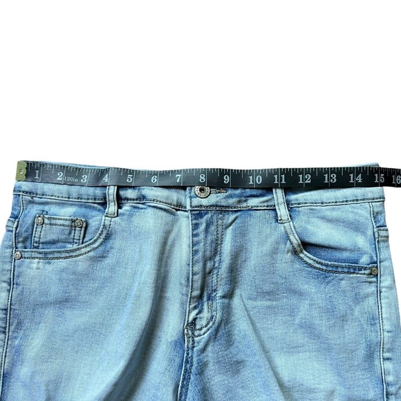 Z Avenue US Women's Cut Off Jean Shorts Size M Medium Light Blue Denim Jeans - Picture 3 of 8